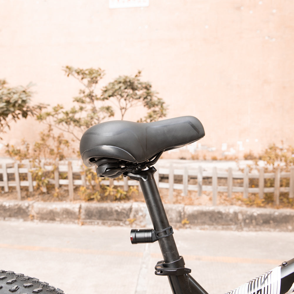 Sillín hueco y transpirable