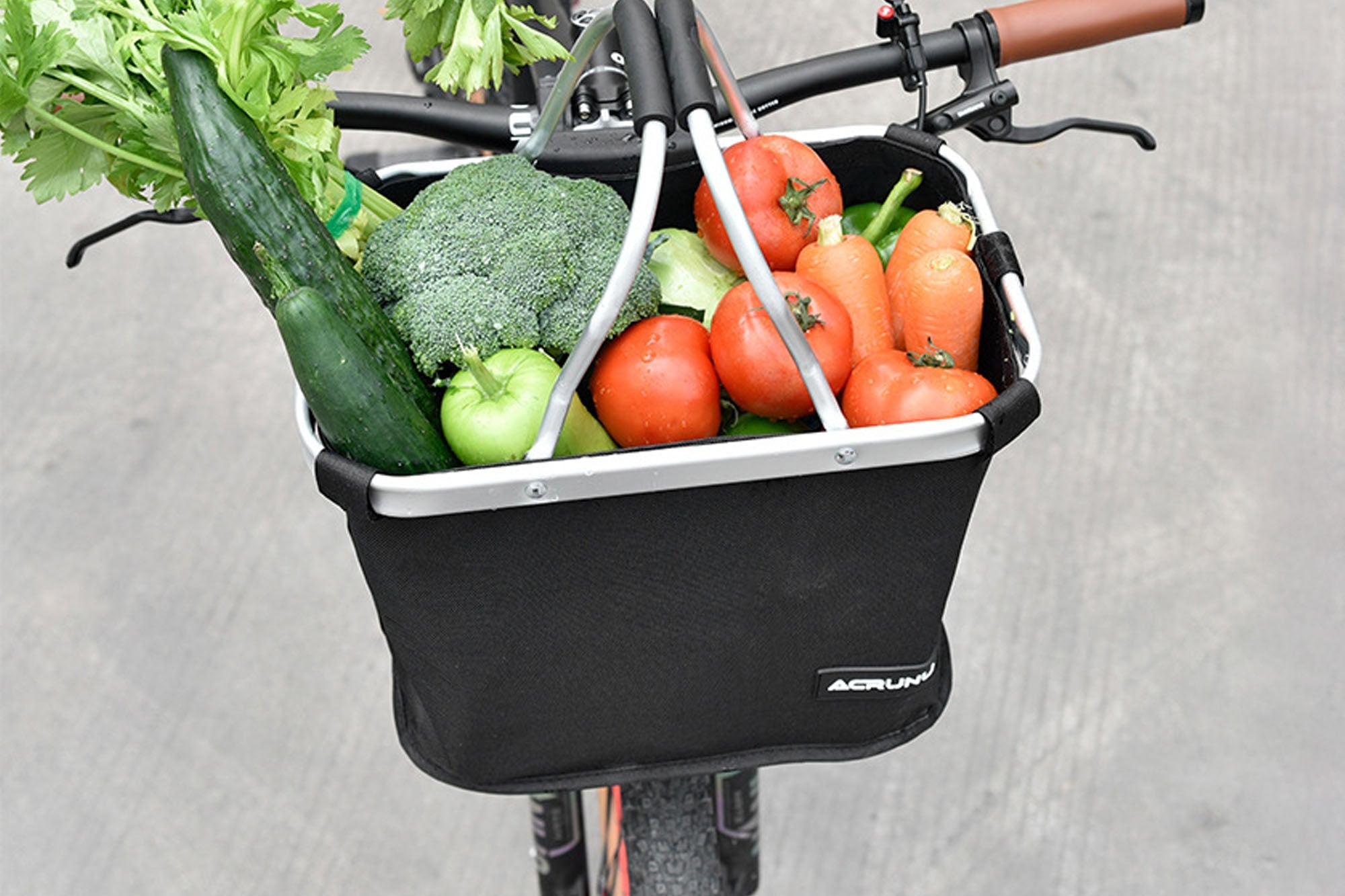 Cesta delantera de liberación rápida