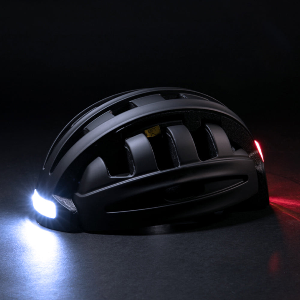 Casco de bicicleta plegable con luz.