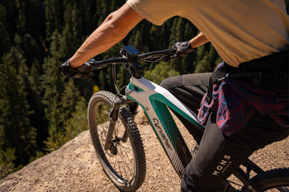 Cyclone X-250W Ebike de fibra de carbono con transmisión central